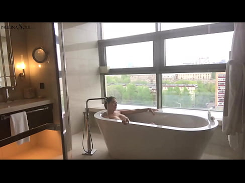 ❤️ Valtava babe runkkaa intohimoisesti pilluaan kylpyhuoneessa Vittu video at fi.zhangshumeng.top